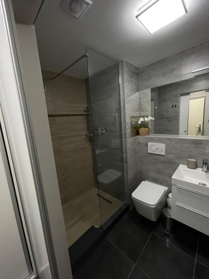 Studio Prosek Praha Bagian luar foto